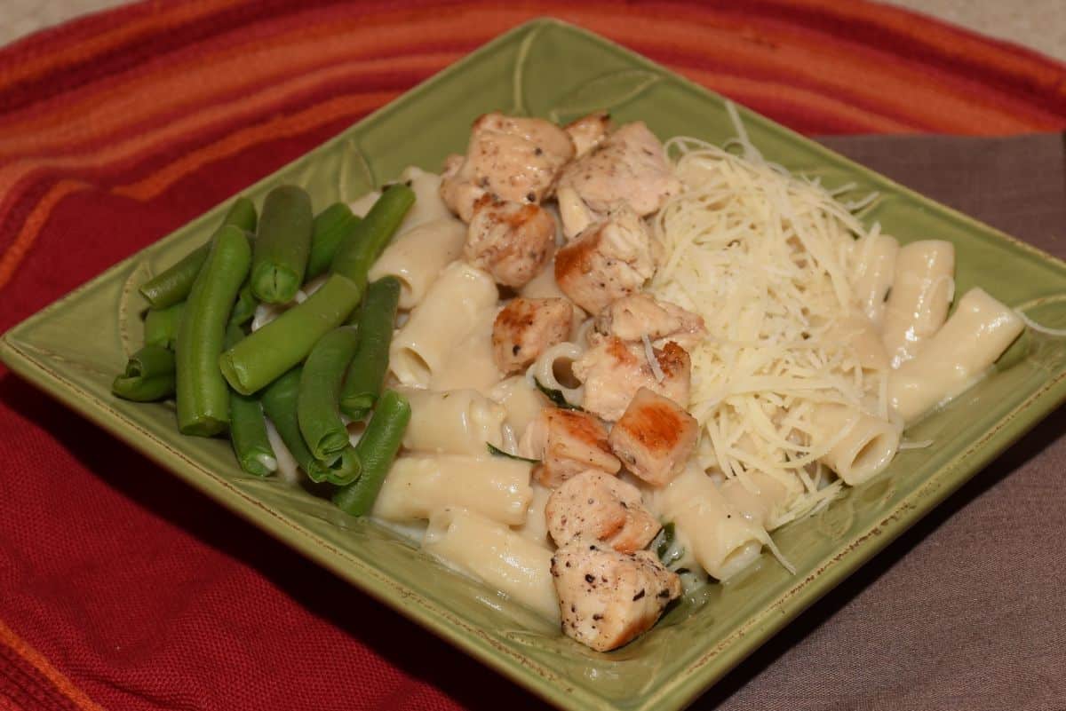 Quick and easy recipe for creamy alfredo sauce.