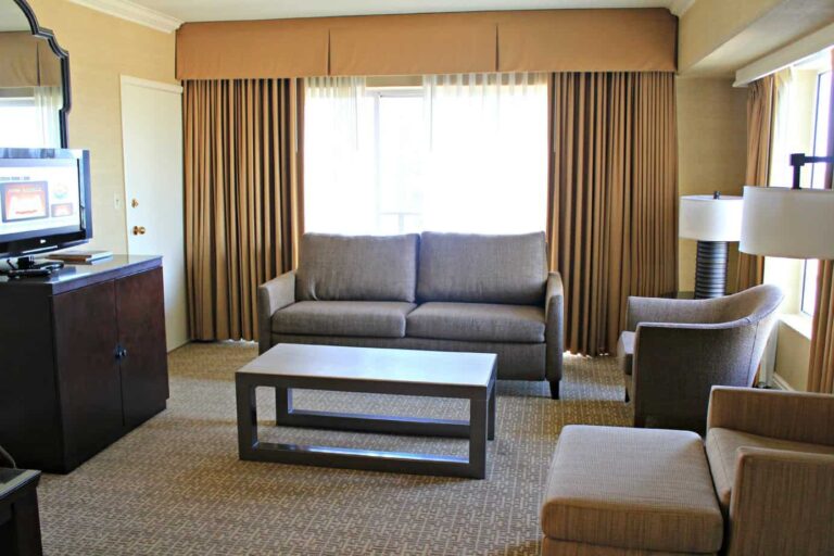 Hyatt Regency Bellevue: Luxury Hotel Near Seattle