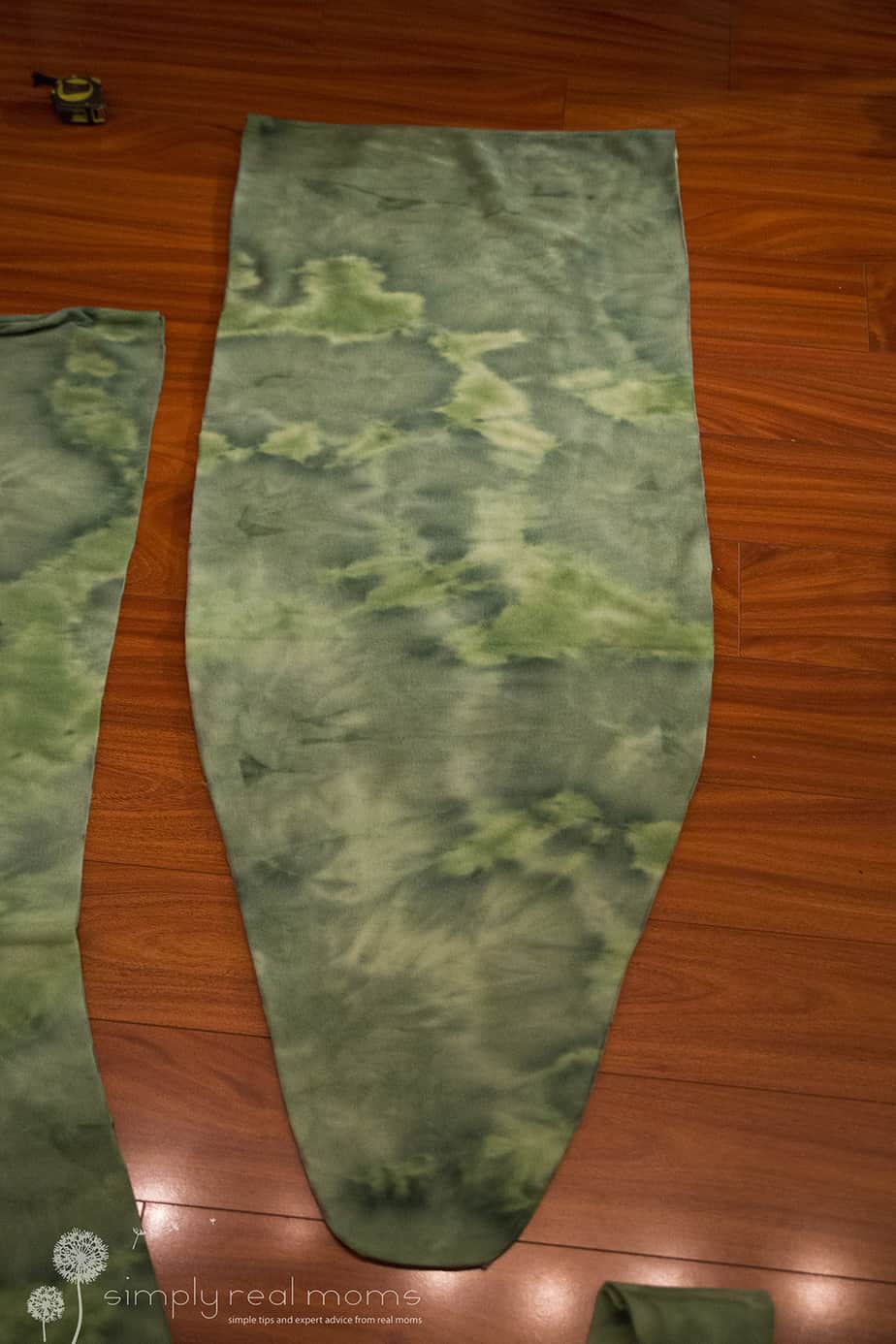 DIY Mermaid Tail Blanket Tutorial