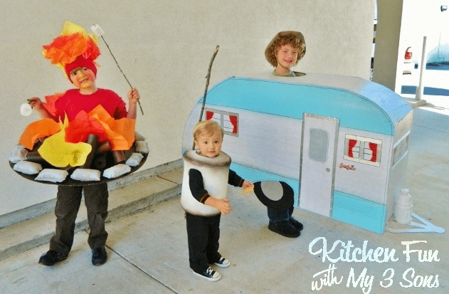 sibling-costumes-campers