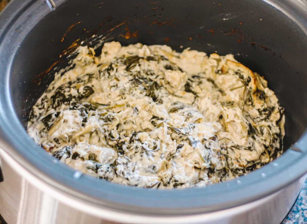 Easy Crockpot Spinach and Artichoke Dip