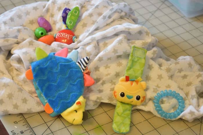 How to make a sensory blanket for babies
