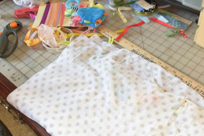 How to make a sensory blanket for babies
