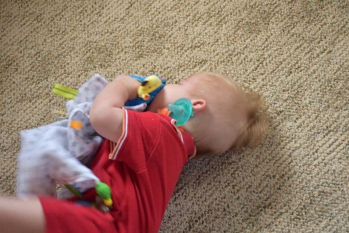How to make a sensory blanket for babies