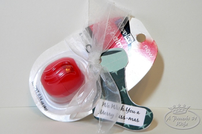 We kiss you a merry Christmas! Punny gift ideas for neighbors, co-workers and teachers