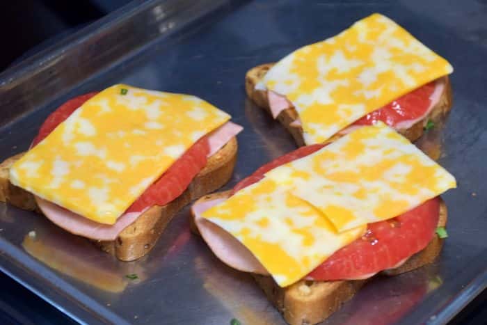 Simple summer tomato sandwiches that are amazing!