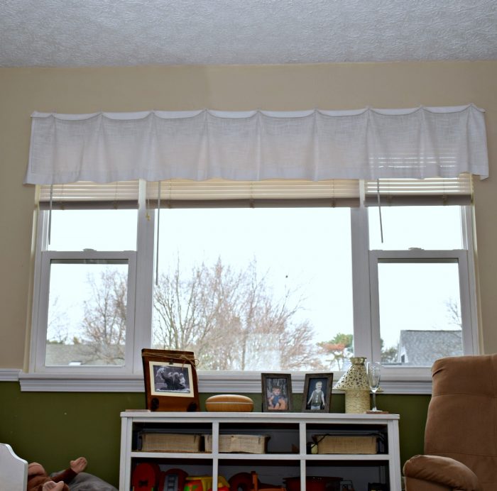 Easy diy valance made from a linen table runner!