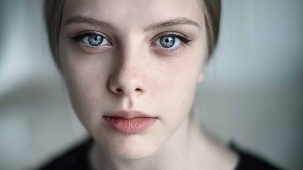 ‘Spoiled Brat’ or Good Daughter? She Demanded Money for Babysitting Her Little Sister, But Parents Refused
