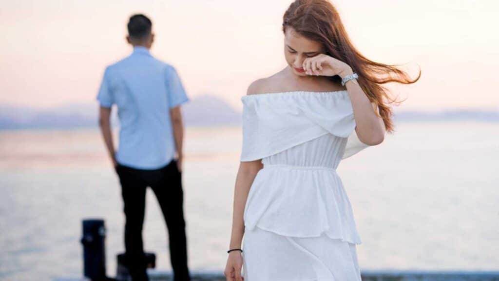 10 Major Red Flags People Ignored and Later Regretted in Their Relationships